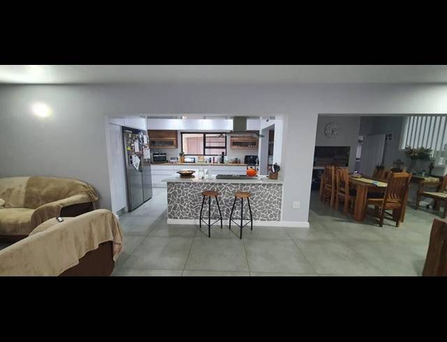 4 BEDROOM HOUSE FOR SALE IN WAVECREST